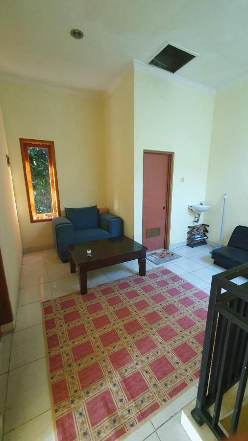 House In Bekasi Timur Villa Exterior photo